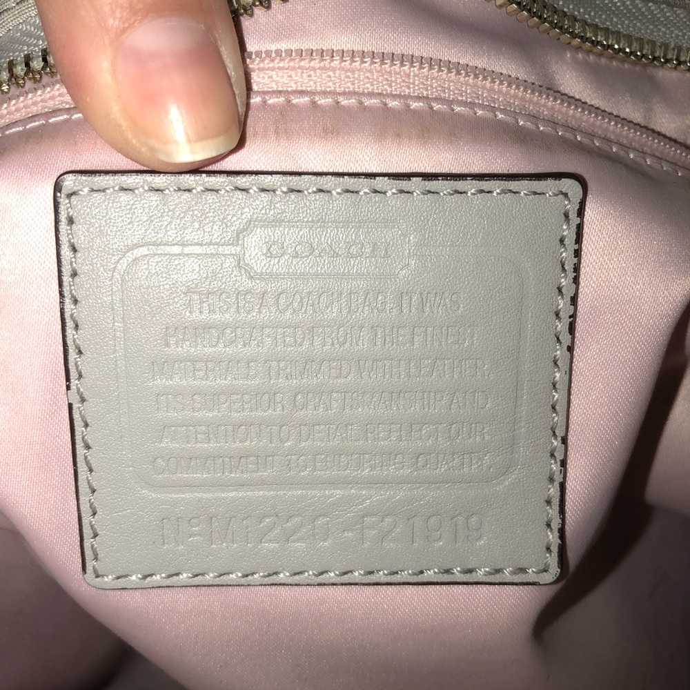 Authentic Coach purse - Picture 3 of 4